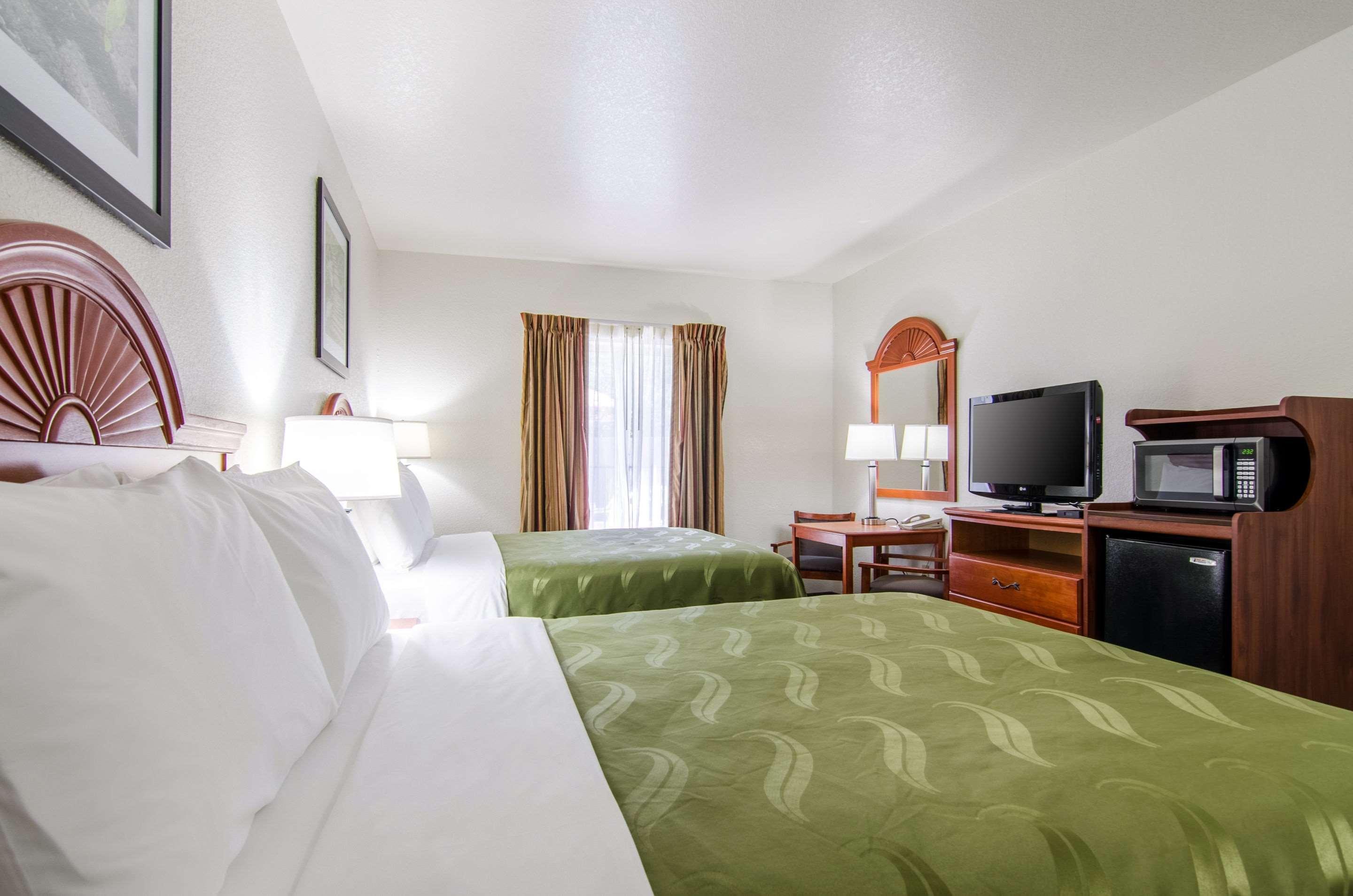 Quality Inn Junction City Near Fort Riley Exteriör bild