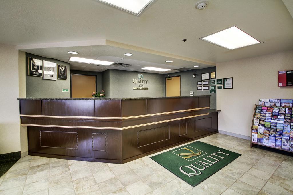 Quality Inn Junction City Near Fort Riley Exteriör bild
