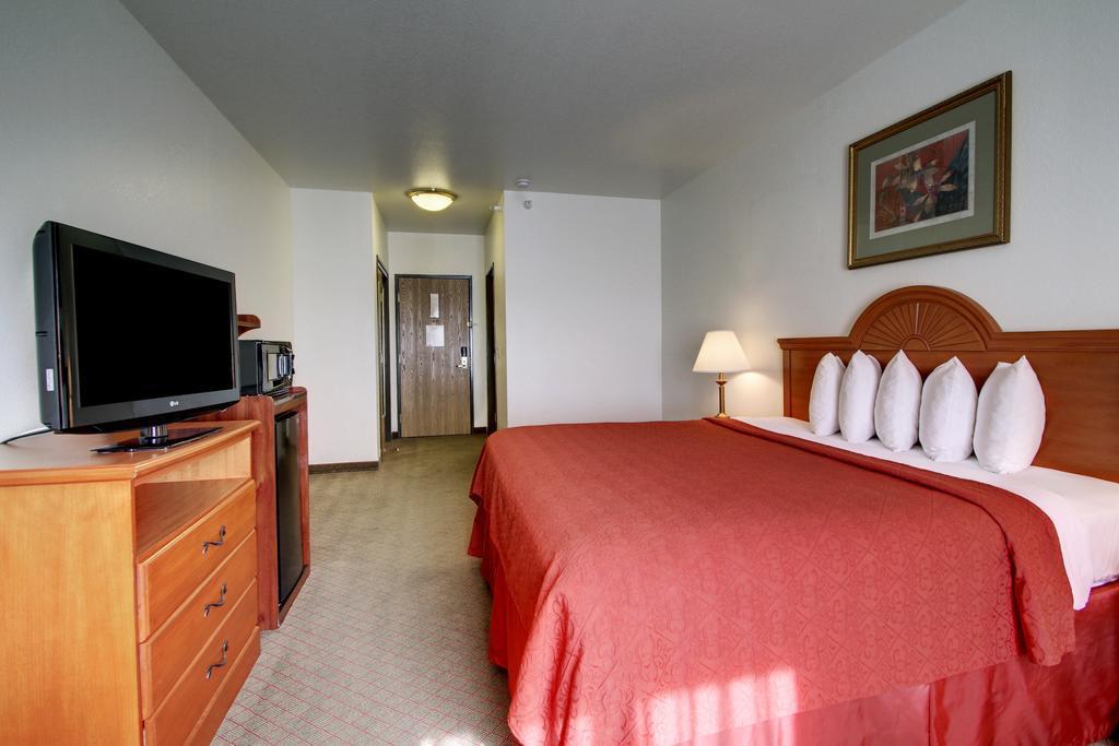 Quality Inn Junction City Near Fort Riley Exteriör bild