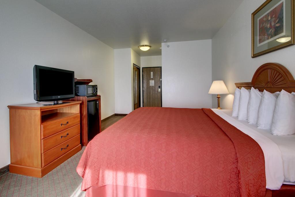 Quality Inn Junction City Near Fort Riley Exteriör bild
