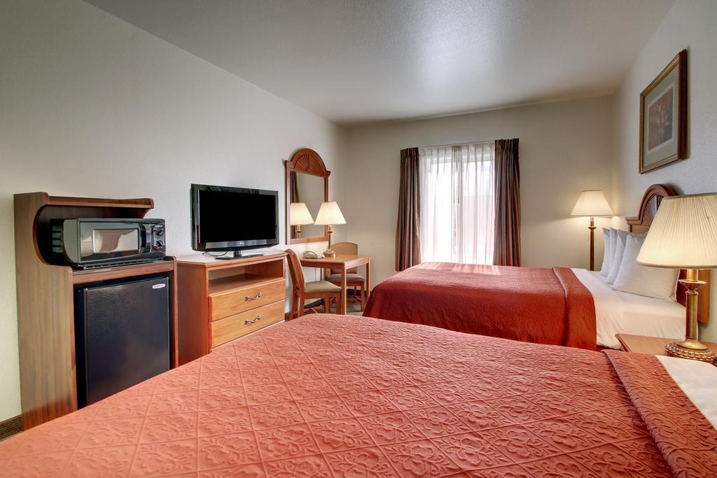 Quality Inn Junction City Near Fort Riley Exteriör bild