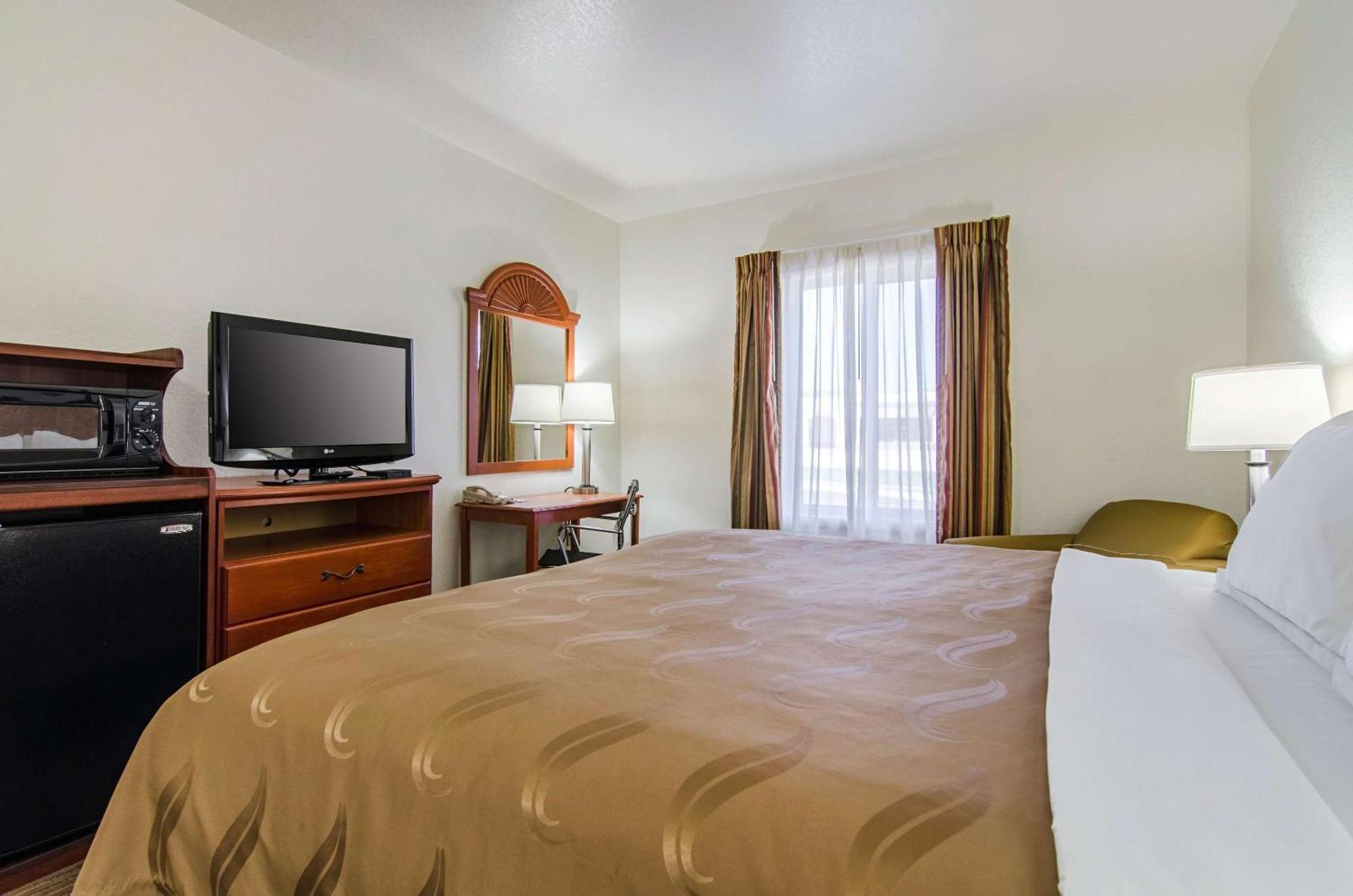 Quality Inn Junction City Near Fort Riley Exteriör bild