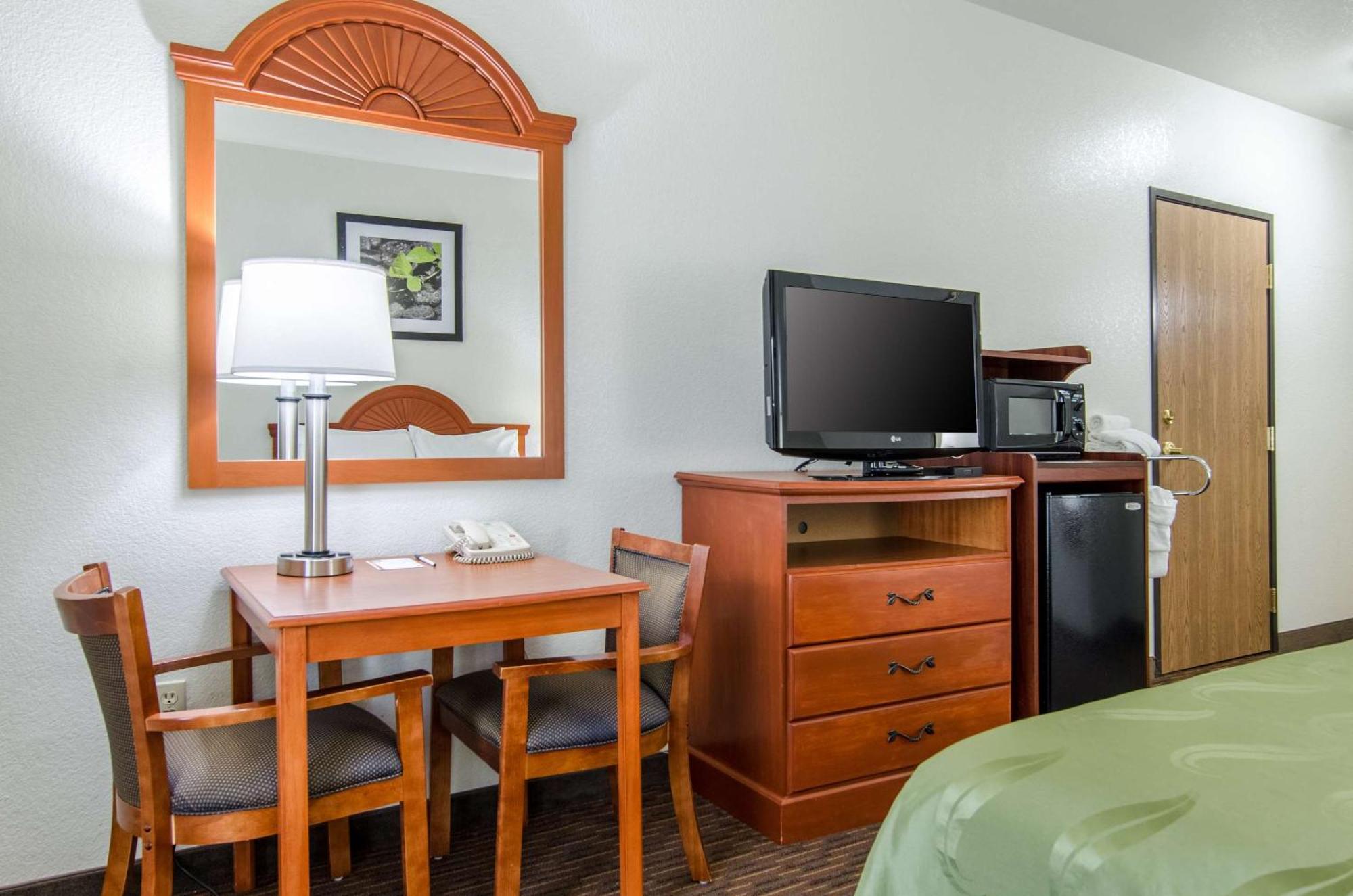 Quality Inn Junction City Near Fort Riley Exteriör bild